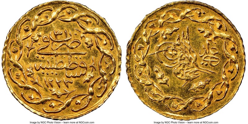 Ottoman Empire. Mahmud II gold 1/2 Cedid Mahmudiye AH 1223 Year 31 (1837/1838) M...