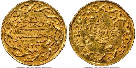 Ottoman Empire. Mahmud II gold 1/2 Cedid Mahmudiye AH 1223 Year 31 (1837/1838) MS64 NGC, Constantinople mint (in Turkey), KM644.

HID09801242017

...