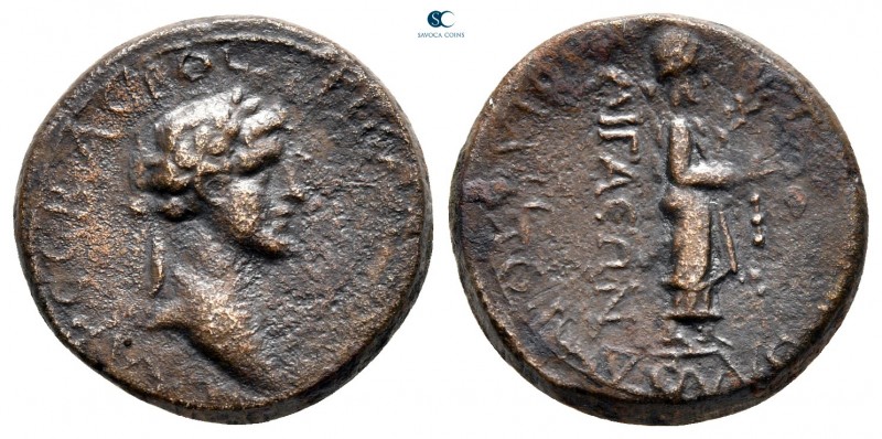Aiolis. Aigai. Claudius AD 41-54. 
Bronze Æ

18 mm., 6,91 g.



very fine...