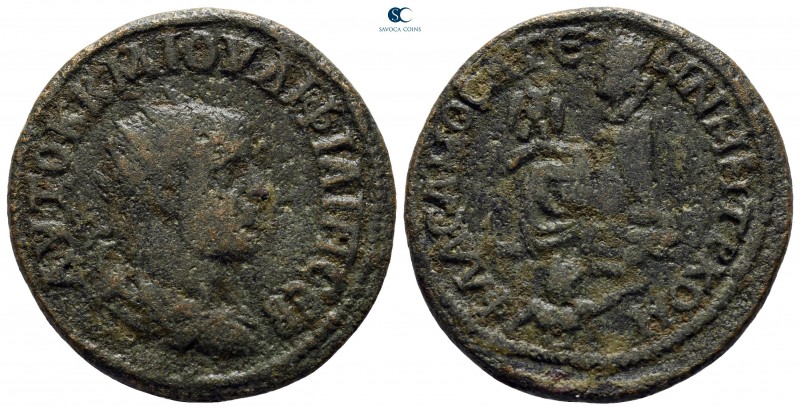 Commagene. Samosata. Philip II AD 247-249. 
Bronze Æ

27 mm., 11,45 g.


...