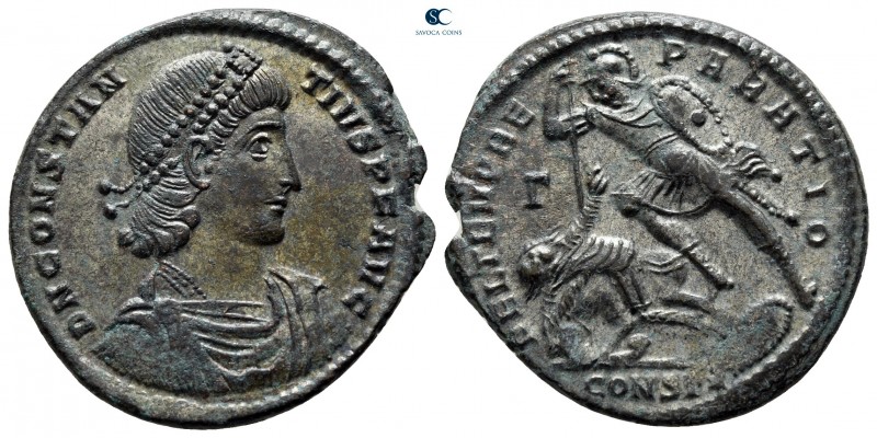 Constantius II AD 337-361. Constantinople
Centenionalis Æ

24 mm., 4,60 g.
...