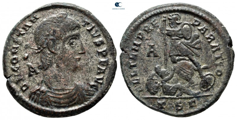 Constantius II AD 337-361. Thessaloniki
Centenionalis Æ

24 mm., 5,89 g.

...