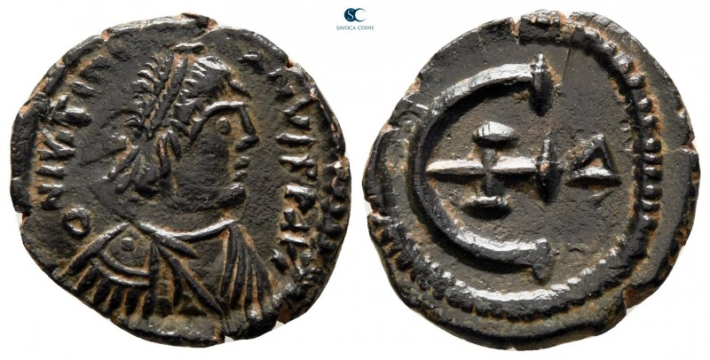 Justinian I AD 527-565. Antioch
Pentanummium Æ

17 mm., 2,11 g.



very f...