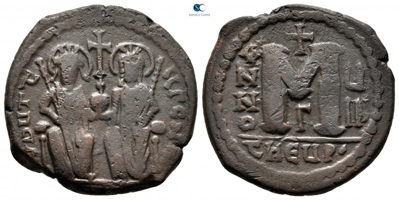 Justin II and Sophia AD 565-578. Theoupolis (Antioch)
Follis Æ

32 mm., 13,35...