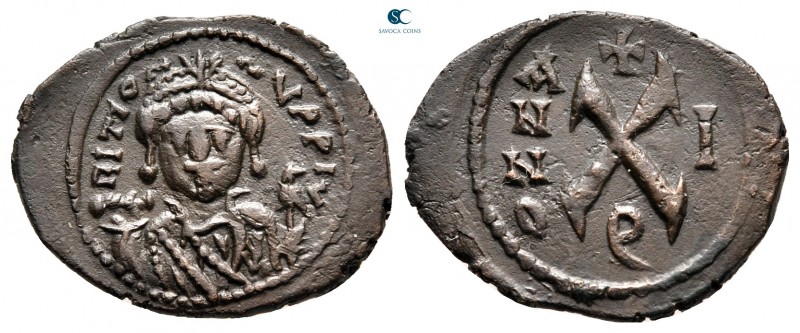 Maurice Tiberius AD 582-602. Theoupolis (Antioch)
Decanummium Æ

21 mm., 2,75...