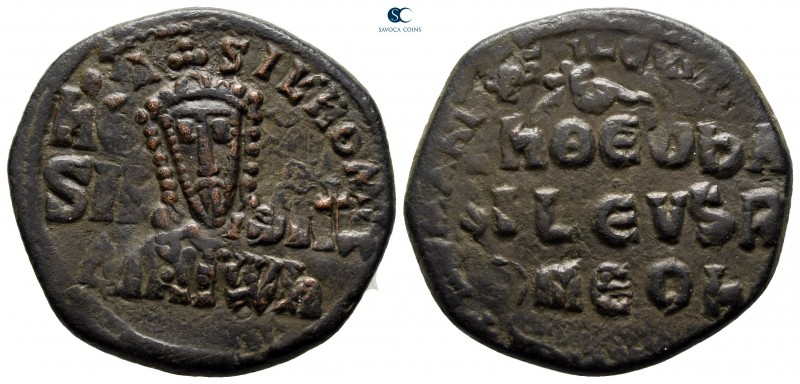 Constantine VII, Porphyrogenitus AD 913-959. Constantinople
Follis Æ

26 mm.,...