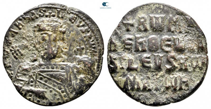 Romanus I Lecapenus AD 920-944. Constantinople
Follis Æ

25 mm., 5,15 g.

...