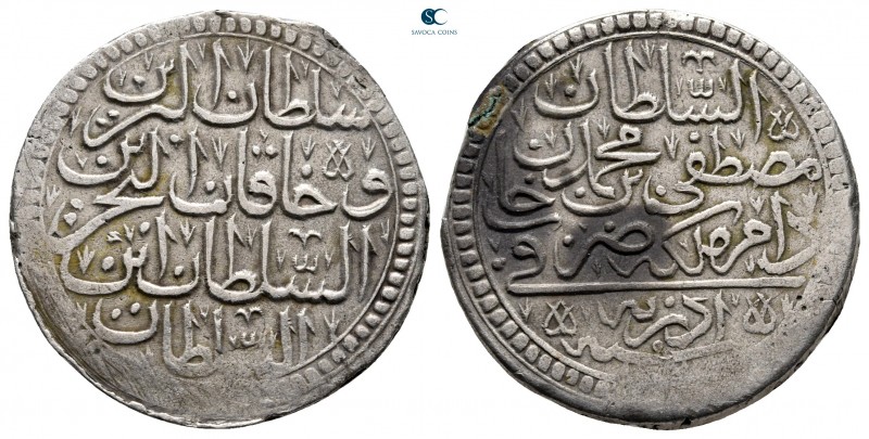 Turkey. Edirne. Mustafa II AD 1695-1703.
Yarim Kurus AR 

30 mm., 10,15 g.
...