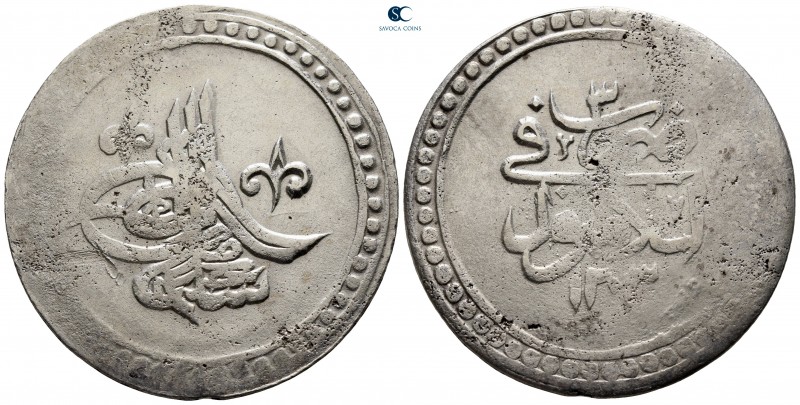 Turkey. Islambul (Istanbul). Selim III AD 1789-1807.
2 Kurush AR

42 mm., 24,...