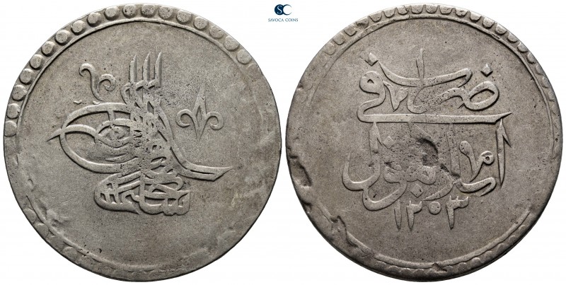 Turkey. Islambul (Istanbul). Selim III AD 1789-1807.
2 Kurush AR

43 mm., 29,...