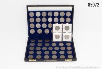 BRD, Komplette Sammlung 2-DM-Stücke 4 x Ähren und 58 x Max Planck in Kassette. Sehr schön bis vorzüglich. Insgesamt 62 Münzen.