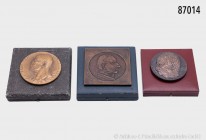 Konv. 2 Personenmedaillen und 1 Universitäts-Medaille: Justus Liebig Medaille; 90 x 90 mm. Tschechoslowakei, Medaille auf den Präsidenten Osvoboditel,...