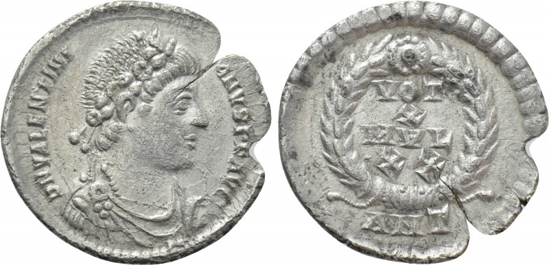 VALENTINIAN I (364-375). Siliqua. Antioch. 

Obv: D N VALENTINIANVS P F AVG. ...