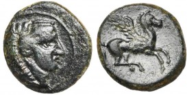SICILE, KEPHALOIDION, AE bronze, vers 350 av. J.-C. D/ T. d''Héraclès à d., coiffé de la dépouille de lion. R/ Pégase en vol à d. SNG ANS 1320; Calcia...