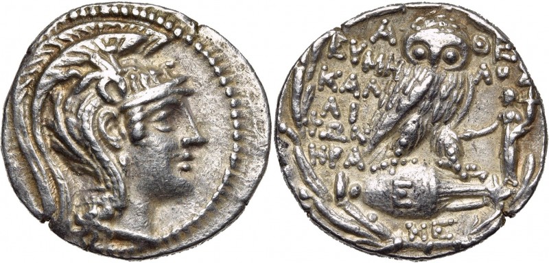 ATTIQUE, ATHENES, AR tétradrachme, 140-139 av. J.-C. D/ T. casquée d''Athéna à d...