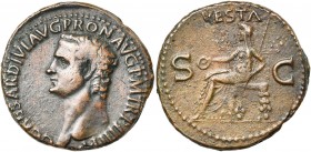 CALIGULA (37-41), AE as, 40, Rome. D/ C CAESAR DIVI AVG PRON AVG P M TR P IIII P P T. nue à g. R/ VESTA/S-C Vesta assise à g., ten. une patère dans la...
