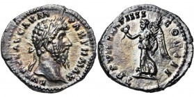 LUCIUS VERUS (161-169), AR denier, 166-167, Rome. D/ L VERVS AVG- ARM PARTH MAX T. l. à d. R/ TR P VII· IMP IIII COS III Victoire marchant à g., ten. ...