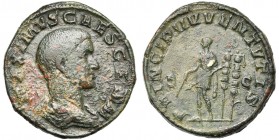 MAXIMUS César (235-238), AE sesterce, 236-237, Rome. D/ MAXIMVS CAES GERM B. dr., cuir. à d. R/ PRINCIPI IVVENTVTIS/ S-C Maximus deb. à g. en costume ...