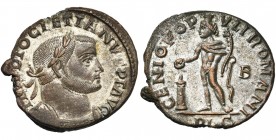DIOCLETIEN (284-305), AE follis, vers 301-303, Lyon. D/ IMP DIOCLETIANVS P F AVG B. l., cuir. à d. R/ GENIO POPVLI ROMANI/ -B/ PLC Genius deb. à g., c...