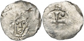 NEDERLAND, ZALTBOMMEL (?), AR denarius, ca. 1030-1050. Imitatie van het Tielse type. Vz/ Gekroond hoofd v.v. tussen een staf en een kruis. Kz/ Kruis m...
