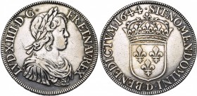 FRANCE, Royaume, Louis XIV (1643-1715), AR écu à la mèche courte, 1644D, Lyon. Point initial. D/ B. enfantin, l., dr. et cuir. à d. Petite étoile en f...