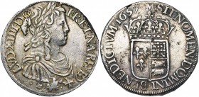 FRANCE, Royaume, Louis XIV (1643-1715), AR écu de Béarn à la mèche longue, 1657A/M, Morlaas. D/ B. enfantin, l., dr. et cuir. à d. R/ Ecu couronné, pa...