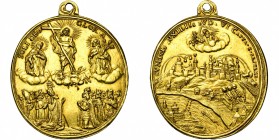 SAINT EMPIRE, AR doré médaille, 1686, P. Seel. Reconquête de Buda. D/ SOLI DEO GLORIA Le Christ deb. sur une nuée, ten. la Croix, entre Marie et Josep...