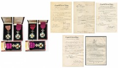 BELGIQUE, Ordre de Léopold, lot de 3 croix de chevalier (modèle civil unilingue en argent), avec documents d''attribution: un exemplaire avec centre d...