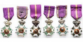 BELGIQUE, Ordre de Léopold, lot de 3 croix de chevalier avec ruban surchargé d’une rayure ou de liserés d’or pour mérites civils éclatants ou spéciaux...