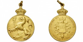 BELGIQUE, insigne de représentant par Devreese, attribué à Albert Parisis. AV, 25 mm, 13,63 g, avec bélière et anneau. Ecrin au monogramme de Léopold ...