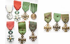 FRANCE, lot de 10 décorations: chevalier de la Légion d’honneur, modèle de la 3e République (2, dont une avec manques à l’émail de pointes), médaille ...