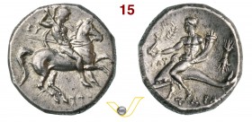 CALABRIA - Tarentum (302-280 a.C.) Nomos. D/ Cavaliere con lancia e scudo R/ Taras su delfino regge la Nike che lo incorona ed una cornucopia; a d. un...