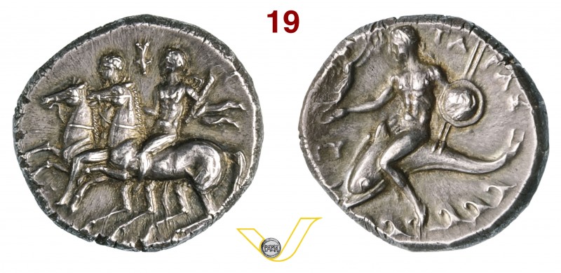 CALABRIA - Tarentum (280-272 a.C.) Nomos. D/ I Dioscuri a cavallo R/ Taras su de...