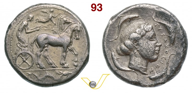 SICILIA - Syracusae (460-450 a.C.) Tetradracma. D/ Quadriga lenta; in alto la Ni...