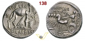 AEMILIA - M. Aemilius Scaurus e Pub. Plautius Hypsaeus (58 a.C.) Denario. D/ Il Re Aretas inginocchiato accanto ad un cammello R/ Giove su quadriga; i...
