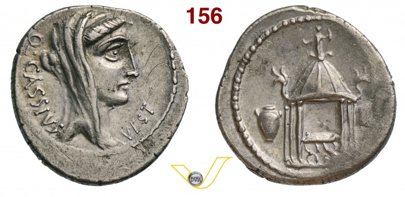 CASSIA - Q. Cassius Longinus (55 a.C.) Denario. D/ Testa velata di Vesta R/ Temp...