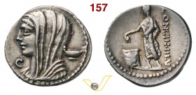 CASSIA - L. Cassius Longinus (63 a.C.) Denario. D/ Testa velata di Vesta; davanti lettera R/ Cittadino nell'atto di votare. B. 10 Syd. 935 Cr. 413/1 A...