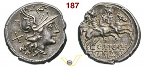 JUNIA - C. Junius C.f. (149 a.C.) Denario. D/ Testa elmata di Roma R/ I Dioscuri a cavallo. B. 1 Syd. 392 Cr. 210/1 A.V. 325 Ag g 3,78 • Bella patina....