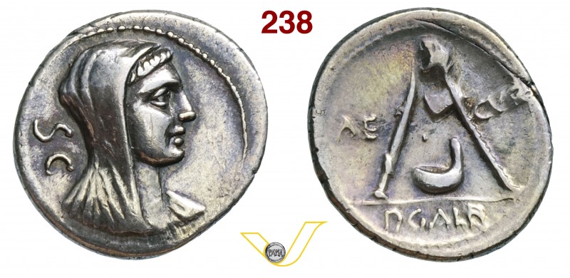 SULPICIA - P. Sulpicius Galba (69 a.C.) Denario. D/ Testa velata di Vesta R/ Col...