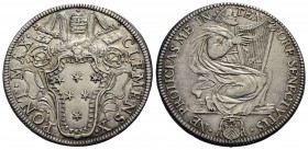 ROMA - Clemente X (1670-1676) - Testone - Stemma oblungo - R/ Il Re Davide seduto a d. suona l'arpa - (AG g. 9,5) RR CNI 46; Munt. 27
qSPL/BB+

Con...