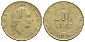 Repubblica Italiana (emissioni in lire) (1946-2001) - 200 Lire - 1988 - BT NC Att. 43a Senza firma dell'incisore al D/
SPL