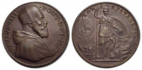 PAPALI - Paolo IV (1555-1559) - Medaglia - Busto con camauro e mozzetta verso d. - R/ Personificazione di Roma con elmo, lancia, scudo e corazza al ce...