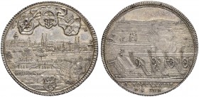 DEUTSCHLAND
Sammlung von Münzen und Medaillen der Stadt Nürnberg aus altem Privatbeitz
Halbtaler 1733. Stempel von P. P. Werner. Auf das Stückschies...