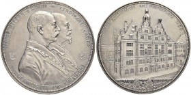 DEUTSCHLAND
Sammlung von Münzen und Medaillen der Stadt Nürnberg aus altem Privatbeitz
Silbermedaille 1900. Auf die Einweihung des Amtsgebäudes am F...