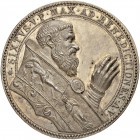 ITALIEN
Vatikan - Kirchenstaat
Sisto V. 1585-1590. Silbermedaille o. J. Brustbild nach rechts mit segnender Hand. Unsigniert. Einseitig, 52 mm. 54.7...