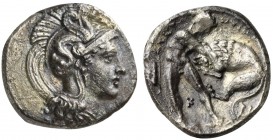 Southern Apulia, Tarentum, Diobol, ca. 380-325 BC; AR (g 1,20; mm 12; h 11); Helmeted head of Athena r., helmet decorated with hippocamp; Rv. Herakles...