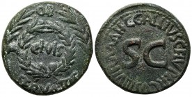 Augustus (27 BC-14 AD), Sestertius, Rome; C. Gallius Lupercus, moneyer, 16 BC. AE (g 23,77; mm 35; h 2). OB CIVIS SERVATOS, Laurel wreath flanked by l...