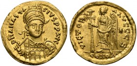 Anastasius I (491-518§); AV Solidus (g 4,42; mm 21; h 7); Constantinople, 492-507; Helmeted and cuirassed bust facing slightly r., holding spear over ...