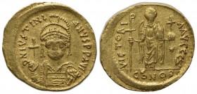 Justinian I (527-565); AV Solidus (g 4,47; mm 21; h 7); Constantinople, 545-565; Helmeted and cuirassed bust facing, holding globus cruciger and shiel...