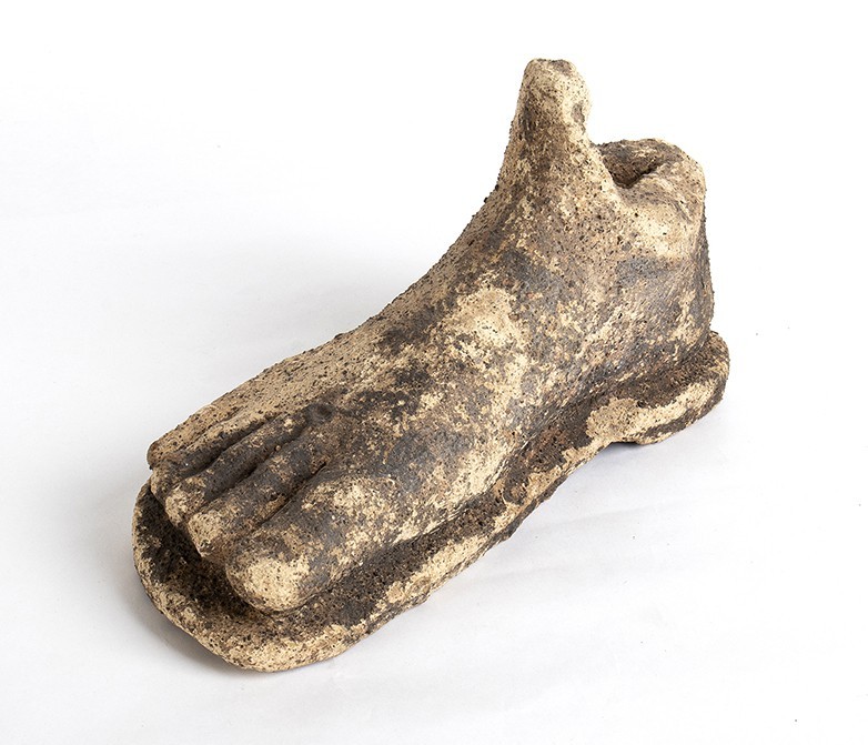 Italic Terracotta Foot, 4th - 3rd century BC; height cm 12,7, length cm 24. Prov...